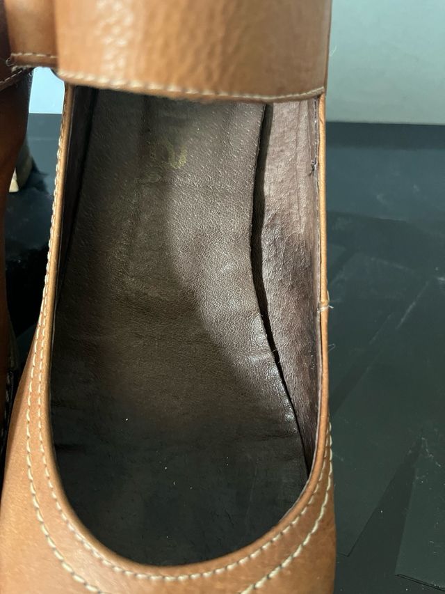 Zapatos de piel con tacón de madera