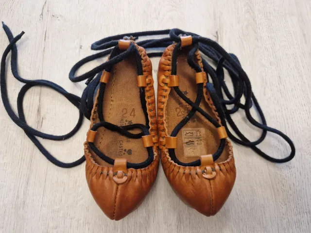 Abarcas de piel talla 24