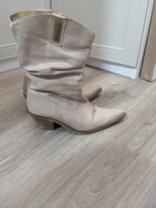 Botas Mustang Talla 39 Beige