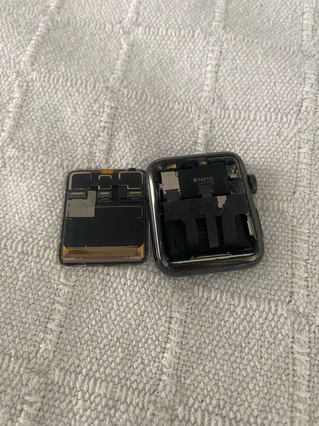 Apple Watch Series 2 Space Gray (Pantalla Rota)