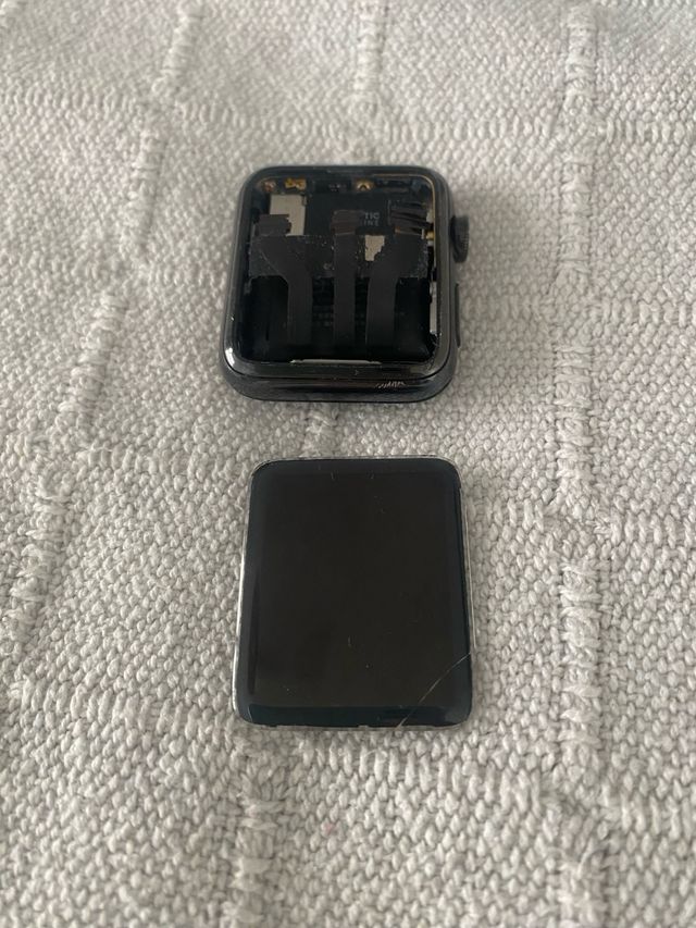 Apple Watch Series 2 Space Gray (Pantalla Rota)