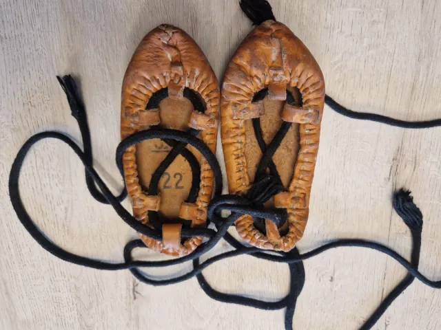 Abarcas de piel talla 22