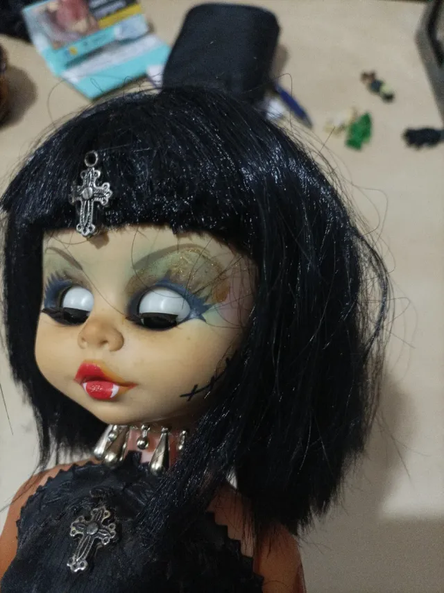 3 Muñecas Góticas Endisa Vamps