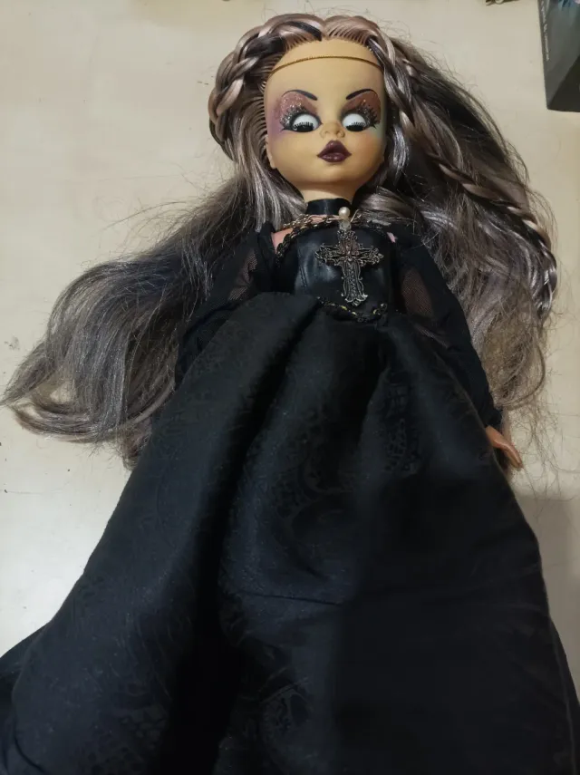 3 Muñecas Góticas Endisa Vamps