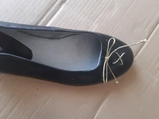 ZAPATOS BAILARINAS NEGRAS DE PIEL