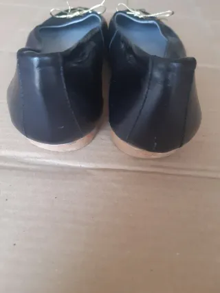 ZAPATOS BAILARINAS NEGRAS DE PIEL