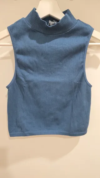 Top canalé cuello alto sin mangas