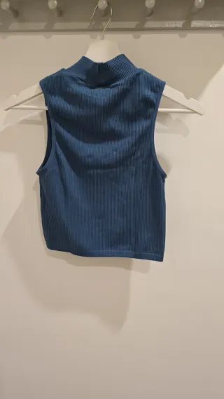 Top canalé cuello alto sin mangas