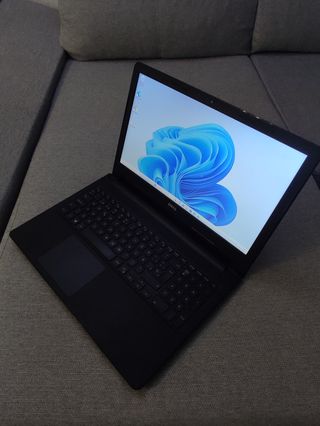 Portátil Dell i5 - 8 Gb RAM - 256 SSD - W11 Pro