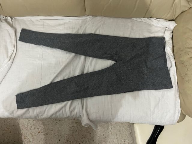 Pantalón deportivo Shein push up gris talla S