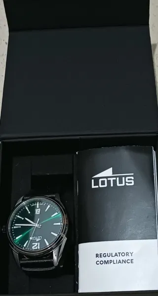 Reloj Lotus Esfera Verde y Plata