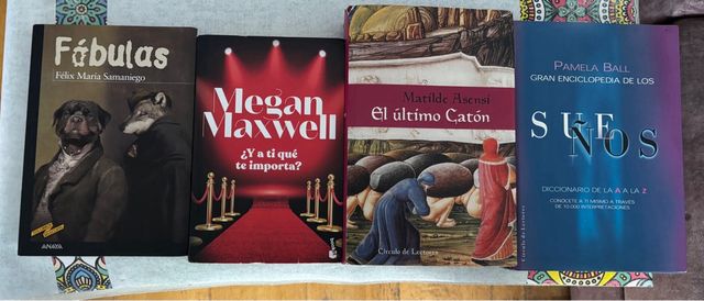 se vende lote libros de wigeta, de minecraft y más