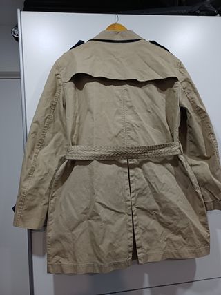 Gabardina Beige Clásica