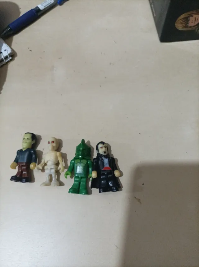 Pack Famoclick Mostri VS Zombi