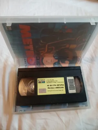 No es otra estúpida película americana VHS