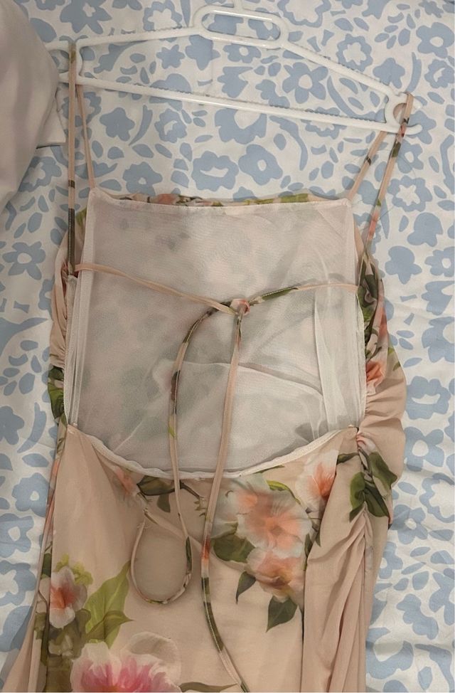 Vestido floral de Zara