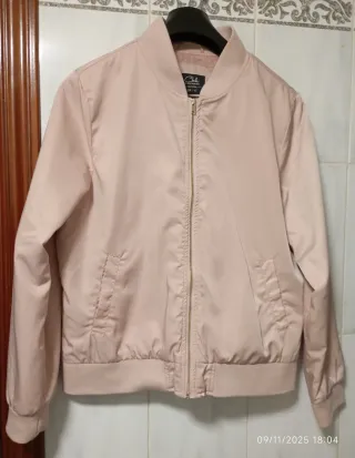 Cazadora rosa nude