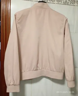 Cazadora rosa nude