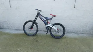 Bicicleta de Montaña Doble Suspensión