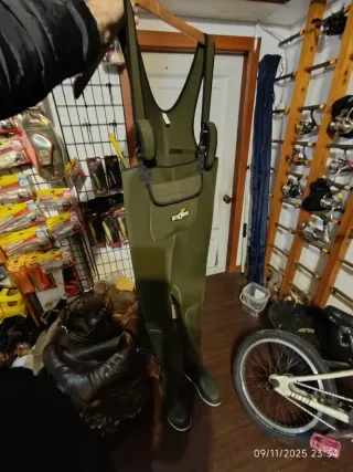 Vadeador storm con botas de suela de fieltro