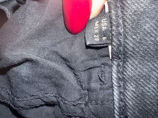 Vaqueros grises con pedrería en tobillo