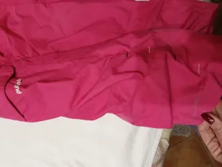 Pantaloni sci fucsia con bretelle