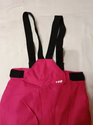 Pantaloni sci fucsia con bretelle