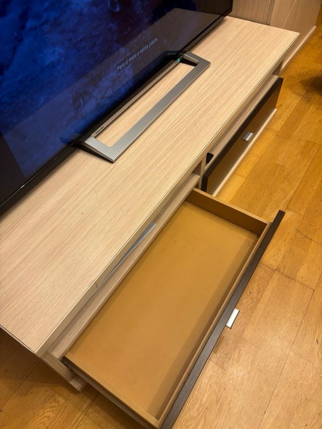 Mueble Salón Madera y Cristal y mesa de salón