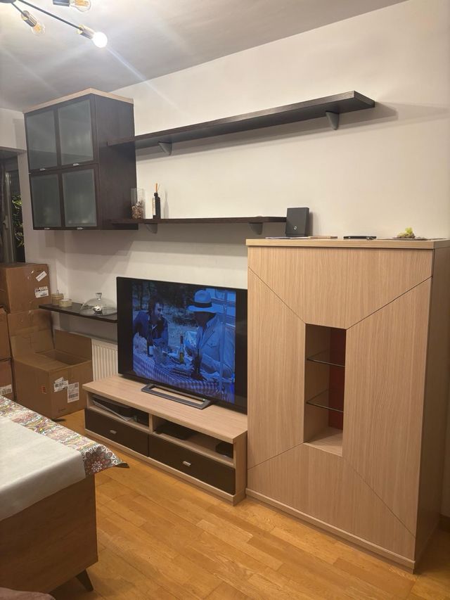 Mueble Salón Madera y Cristal y mesa de salón