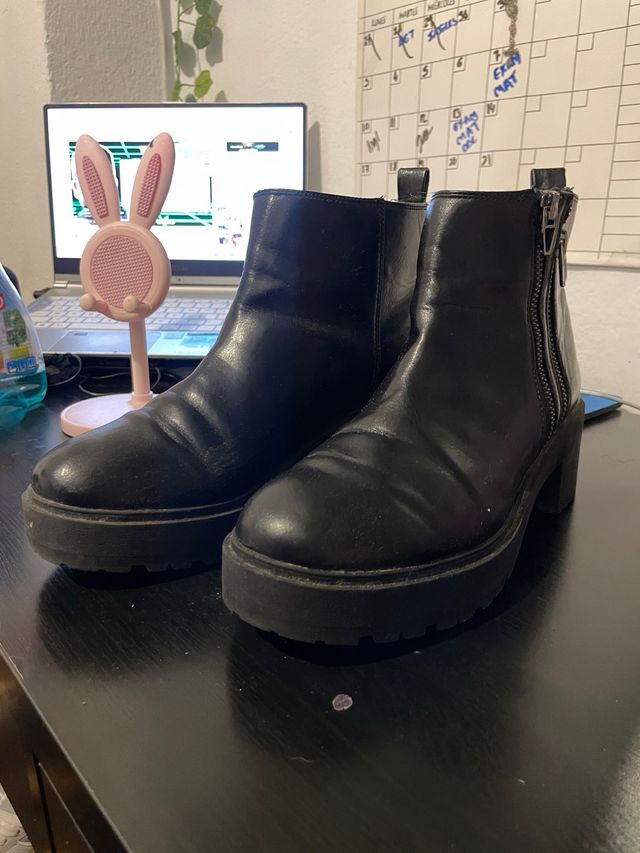Botas Bershka Talla 39 Negras