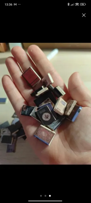 Librería miniatura hecha a mano