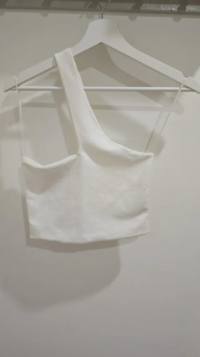 Top blanco un solo tirante