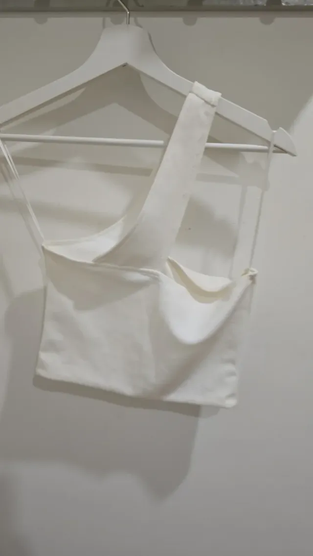 Top blanco un solo tirante