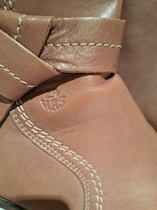 Botines de piel beige talla 38