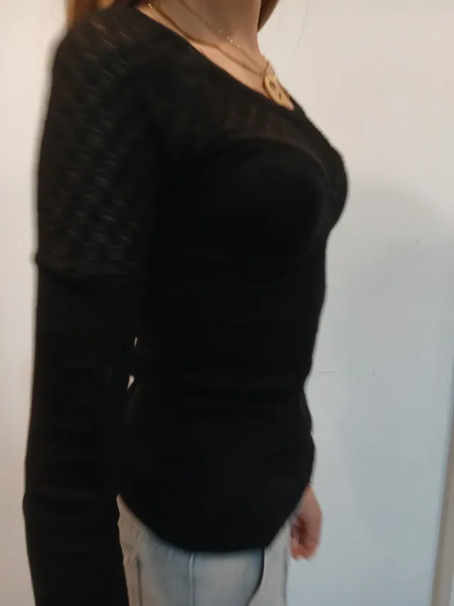 Camiseta negra de manga larga