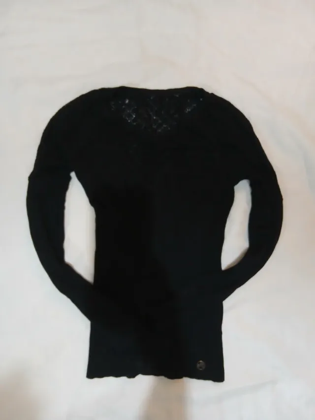 Camiseta negra de manga larga