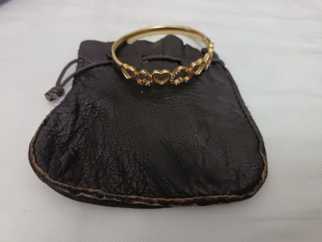 Pulsera Gucci Corazones Dorada