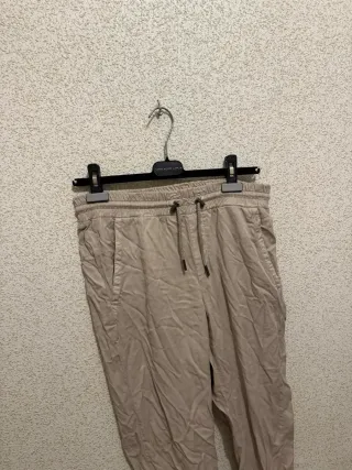 Pantalones grises de chándal