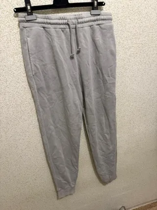 Pantalones grises de chándal