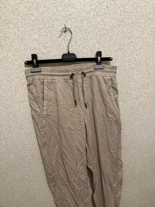 Pantalones grises de chándal