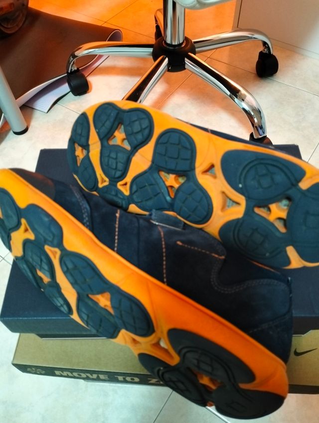 Zapatos Geox chico azul y naranja