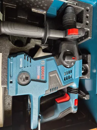 Taladro Percutor Bosch 18V-28 CF