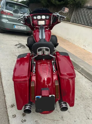 Harley Davidson Street Glide CVO 110