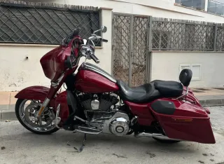 Harley Davidson Street Glide CVO 110