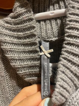 Cárdigan gris largo con botones