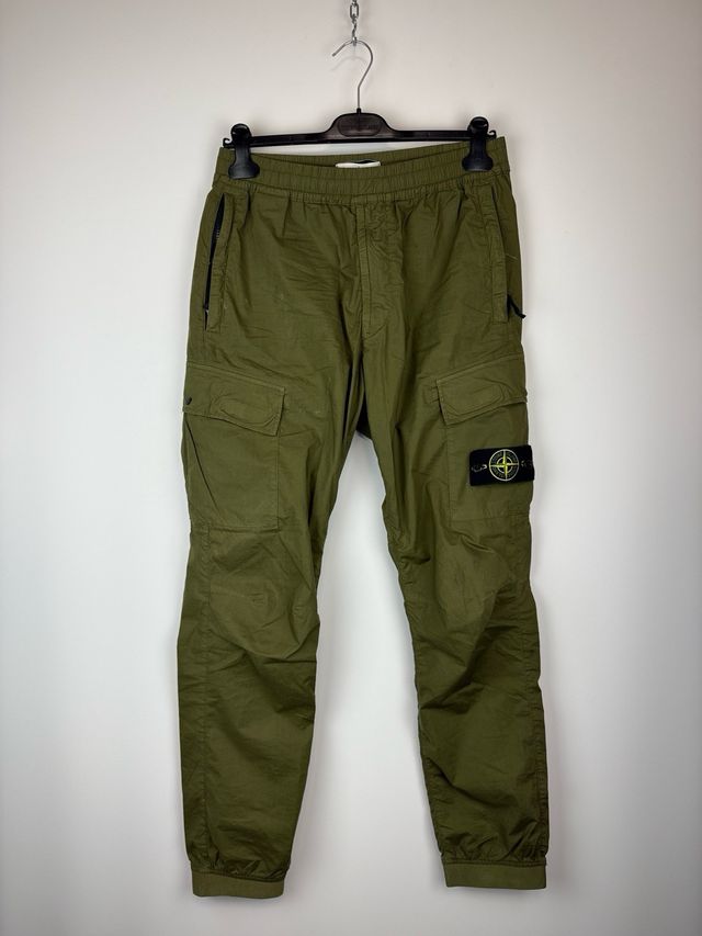 Pantaloni cargo verdi Stone Island