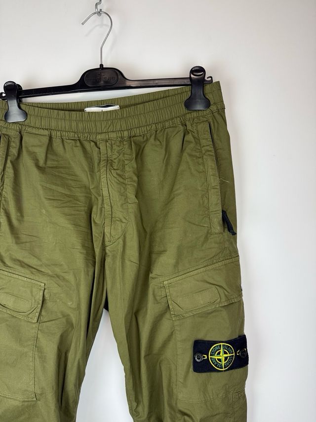 Pantaloni cargo verdi Stone Island