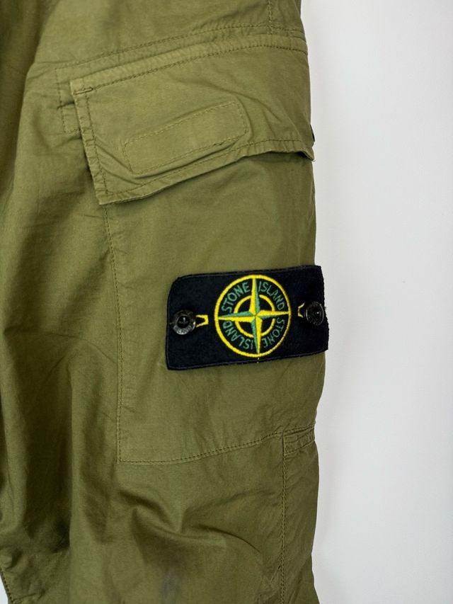 Pantaloni cargo verdi Stone Island