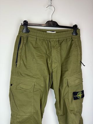 Pantaloni cargo verdi Stone Island