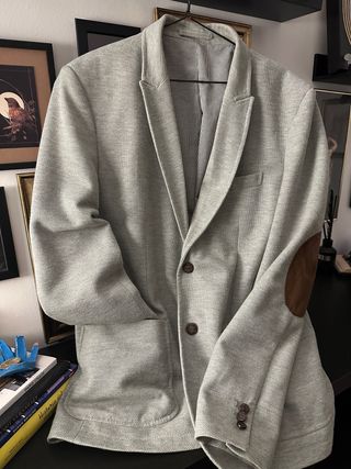 Blazer gris con coderas